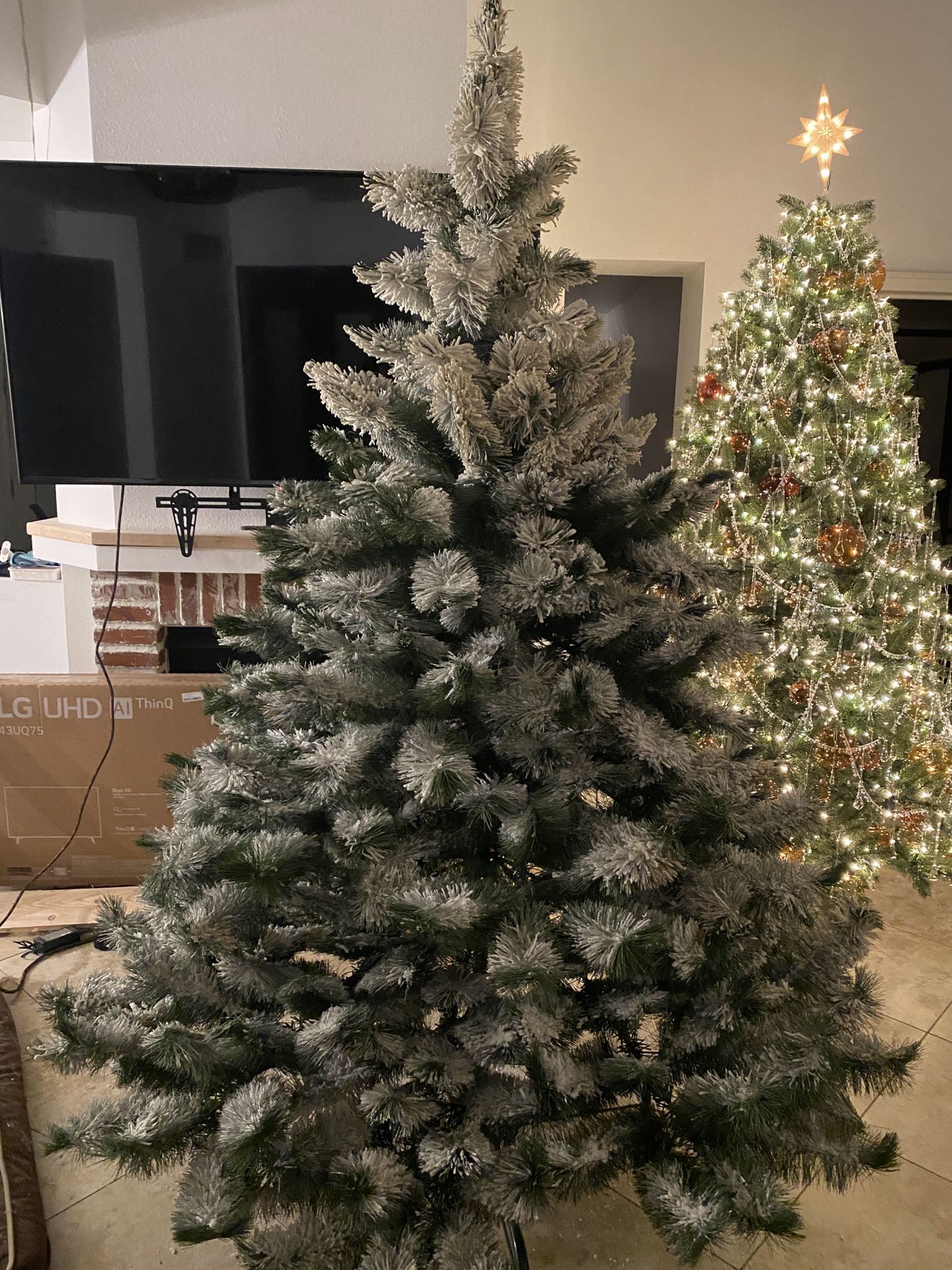 Vintage 7.5 Ft Flocked Mountain King Bottle Brush Christmas Tree