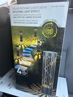 Solar pathway lights
