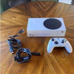 Xbox Series S (next gen) AND Xbox 1s (last gen)