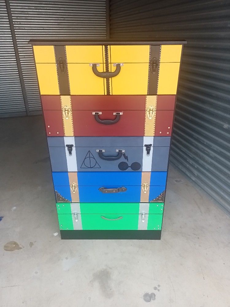 5 Drawer Harry Potter Themed Dresser