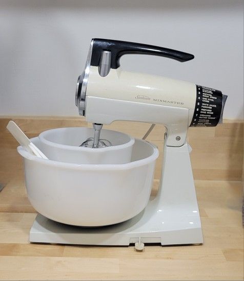 Sunbeam Mixmaster Stand Mixer Incl. 2 Bowls