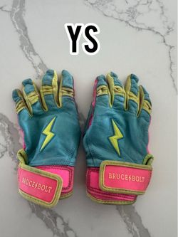 Bruce bolt batting gloves