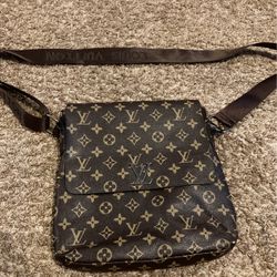 Louis Vuitton Sachel
