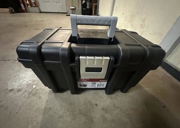 Husky 16 IN Box Tool