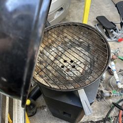 Grill.  Like new. Use 2 times
