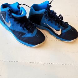 Boys NIike Size 5.5 