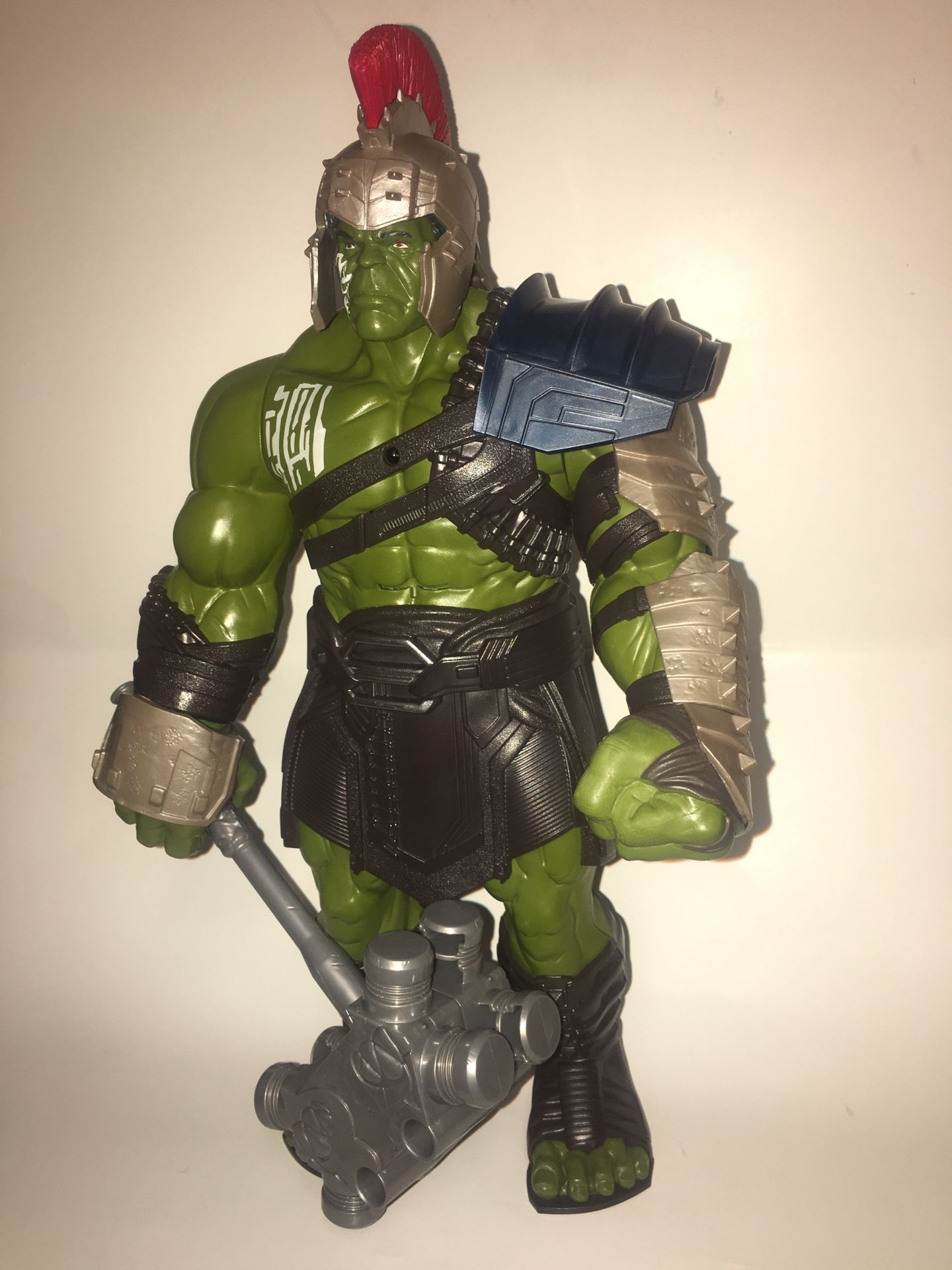 2017 marvel hulk action figure talks