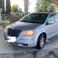 2010 Chrysler Town & Country