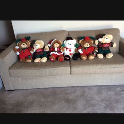 6 Beautiful Christmas Teddy Bears Collected Items 