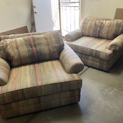 2 Retro Style Arm Chairs With Ottoman 