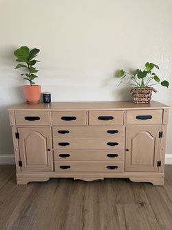 Dresser/buffet