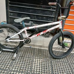 Bloody FIT 20.75 Top Tube BMX Bike