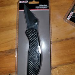 *NEW HUNTING AND HIKING KNIFE