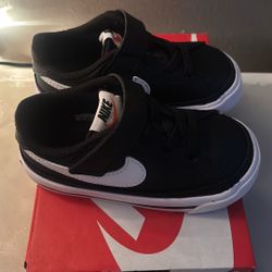 Nike Court Legacy Black-and-White Toddler Shoe Size 7