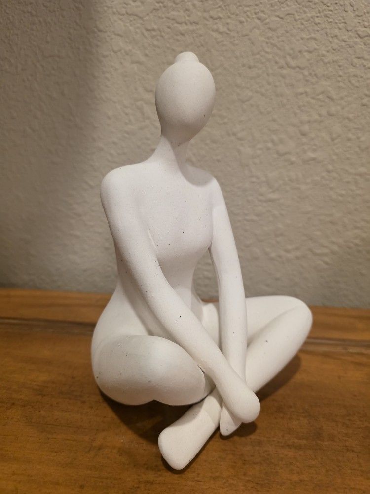 DECORATIVE FIGURINE