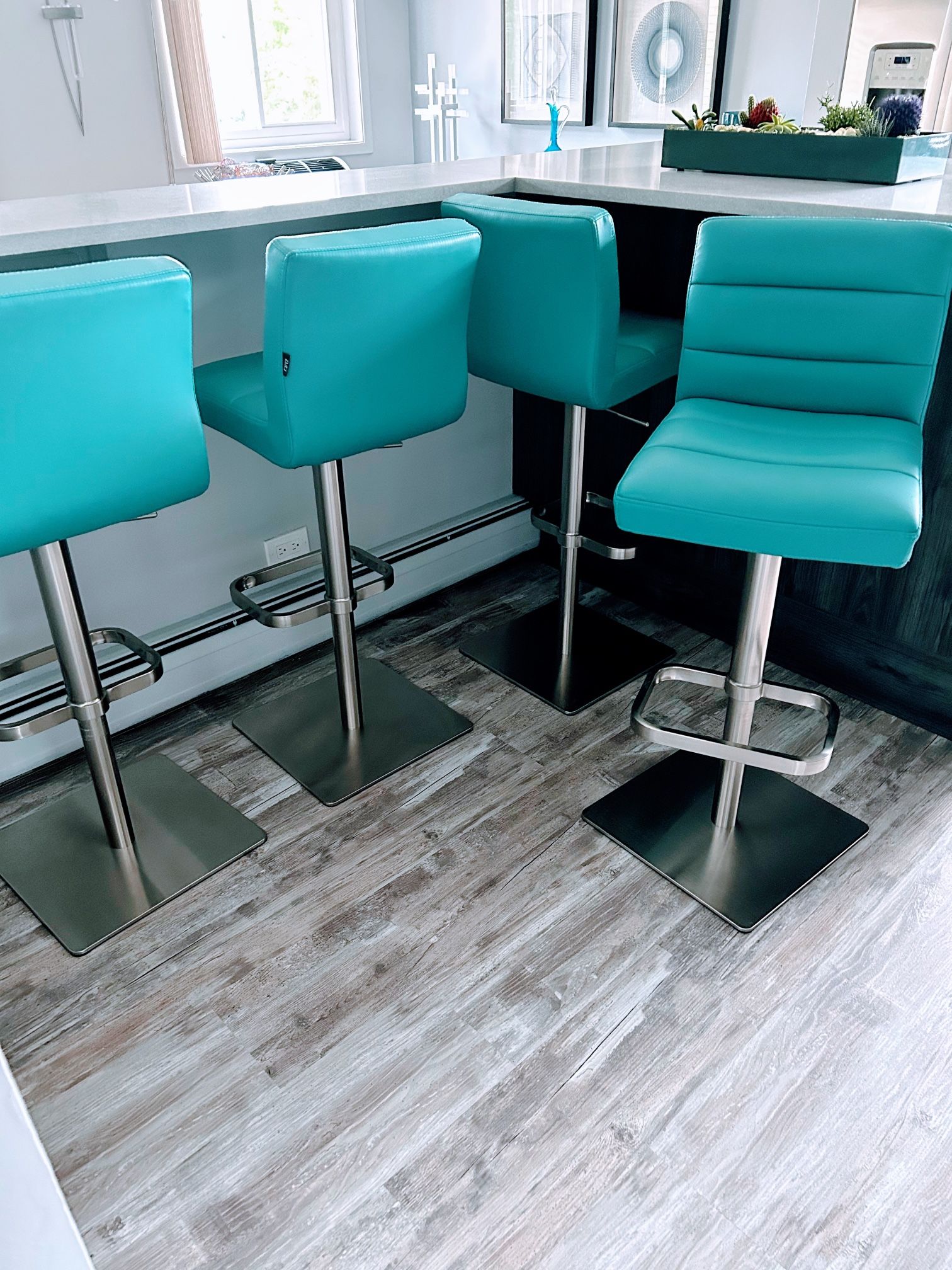 4 Bar Stools