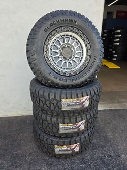 17" LOCK Mojave rims w/ 32" RT tires