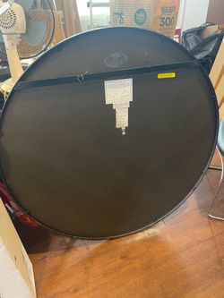 Round mirror