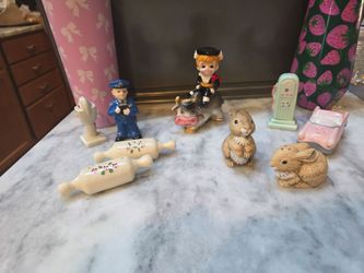 Salt and pepper shakers