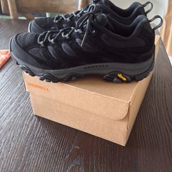 Brand new Merrell Men’s Low  Hiking Boot Size 12