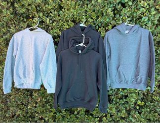 4-Pack Plain Gildan Hoodies (Adult Small)
