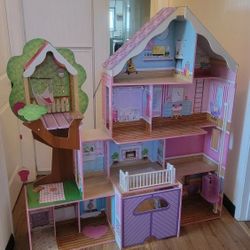 Doll House 