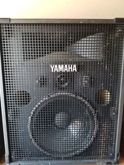 Yamaha Speakers (set of 2)