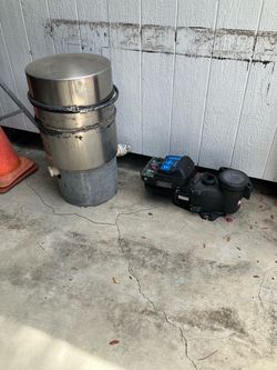 Swimming pool pump