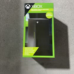 XBOX Series X Replica 8 Can Mini Fridge (Thermoelectric Cooler)