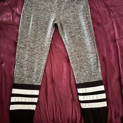 Bombshell Gray Stripe Detail Leggings – Comfy & Stretchy