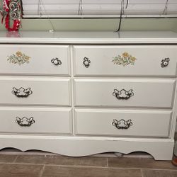 Girls Dresser