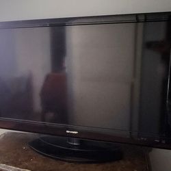 40" TV