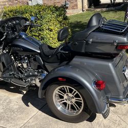 2021 Harley Davidson Triglide & Trailer
