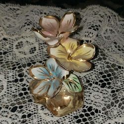 VINTAGE HAND PAINTED PORCELAIN FLORAL FLOWER CAPODIMONTE DAISY ITALY ITALIAN TABLE DECOR COLLECTABLE