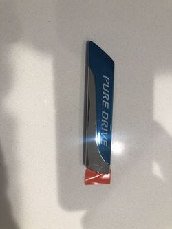 Nissan emblem