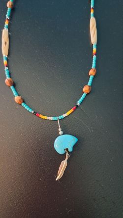 Free necklace, needs repair