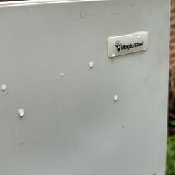 Magic Chef  Half Size Refrigerator 