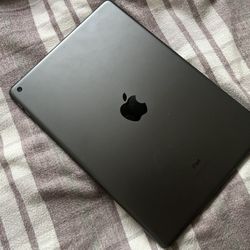 I Pad 9th Generation (Case included) *add Apple Pencil for Additional $40