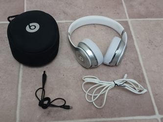 Beats Solo 3 Wireless Headphones w NEW Earpads