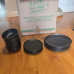 Dinnerware Set