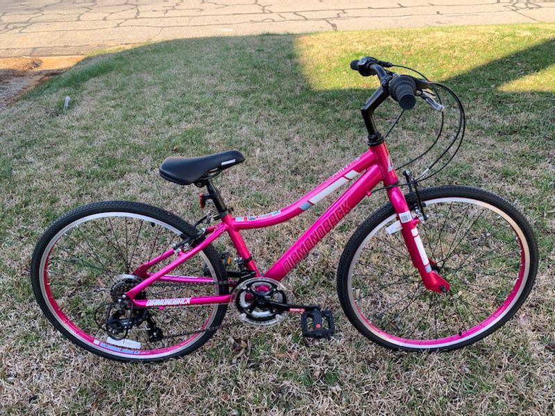 Girls pink Brand new Diamondback bike firm retails over $300