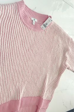 New women sweater with tags on