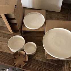 Dish set of 16 porcelain