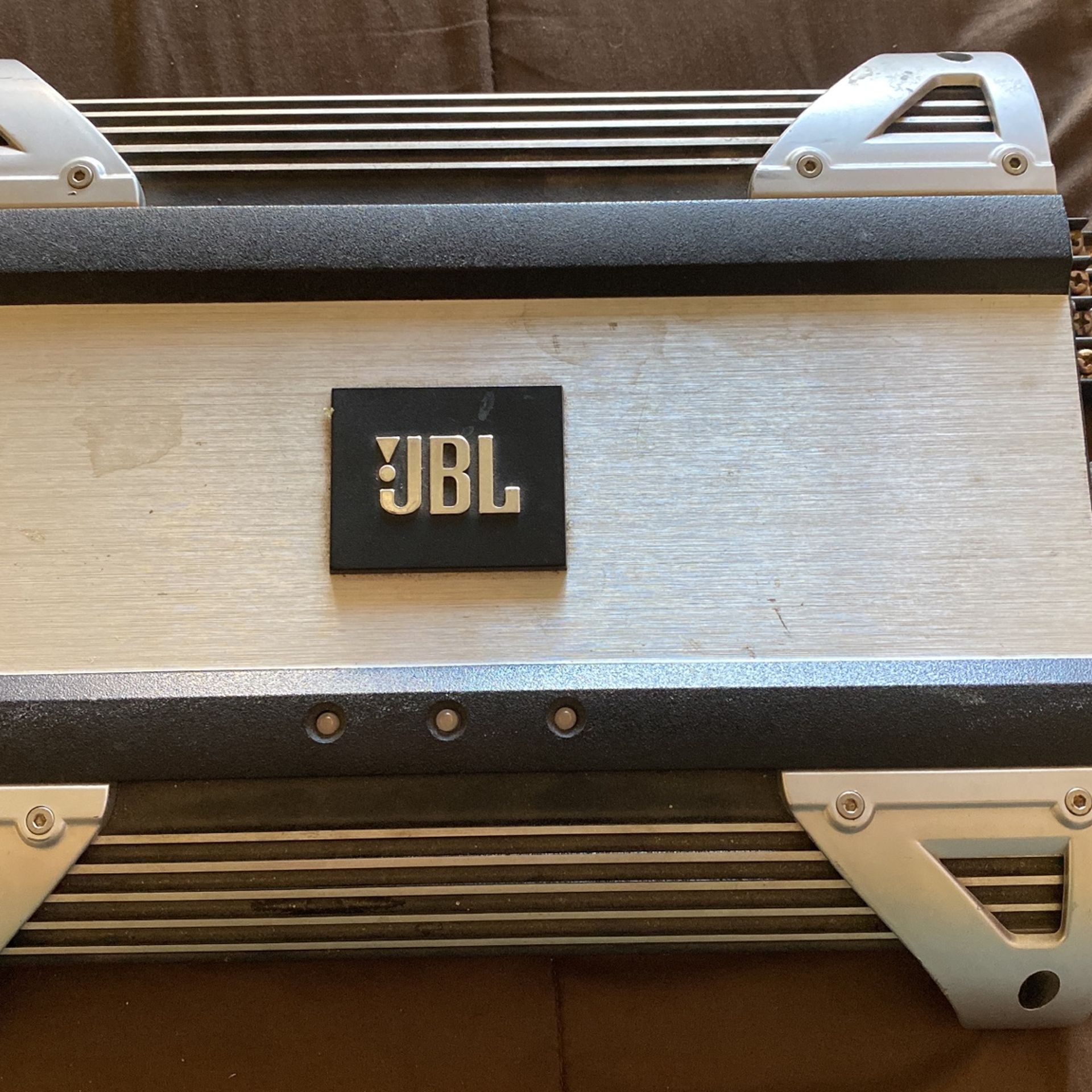JBL 4 CHANNEL AMP