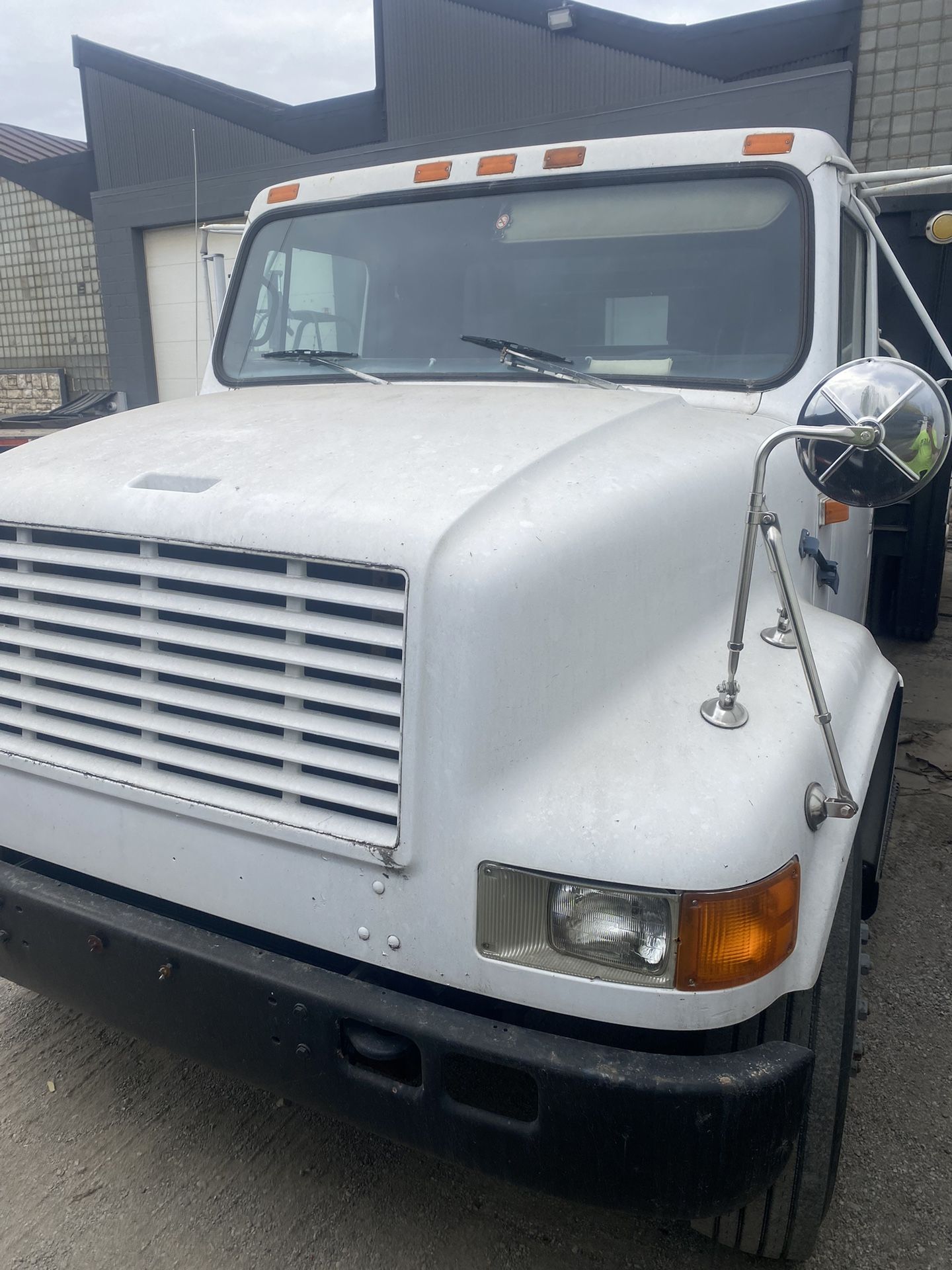 1990 International Flatbed With Forklift 18’