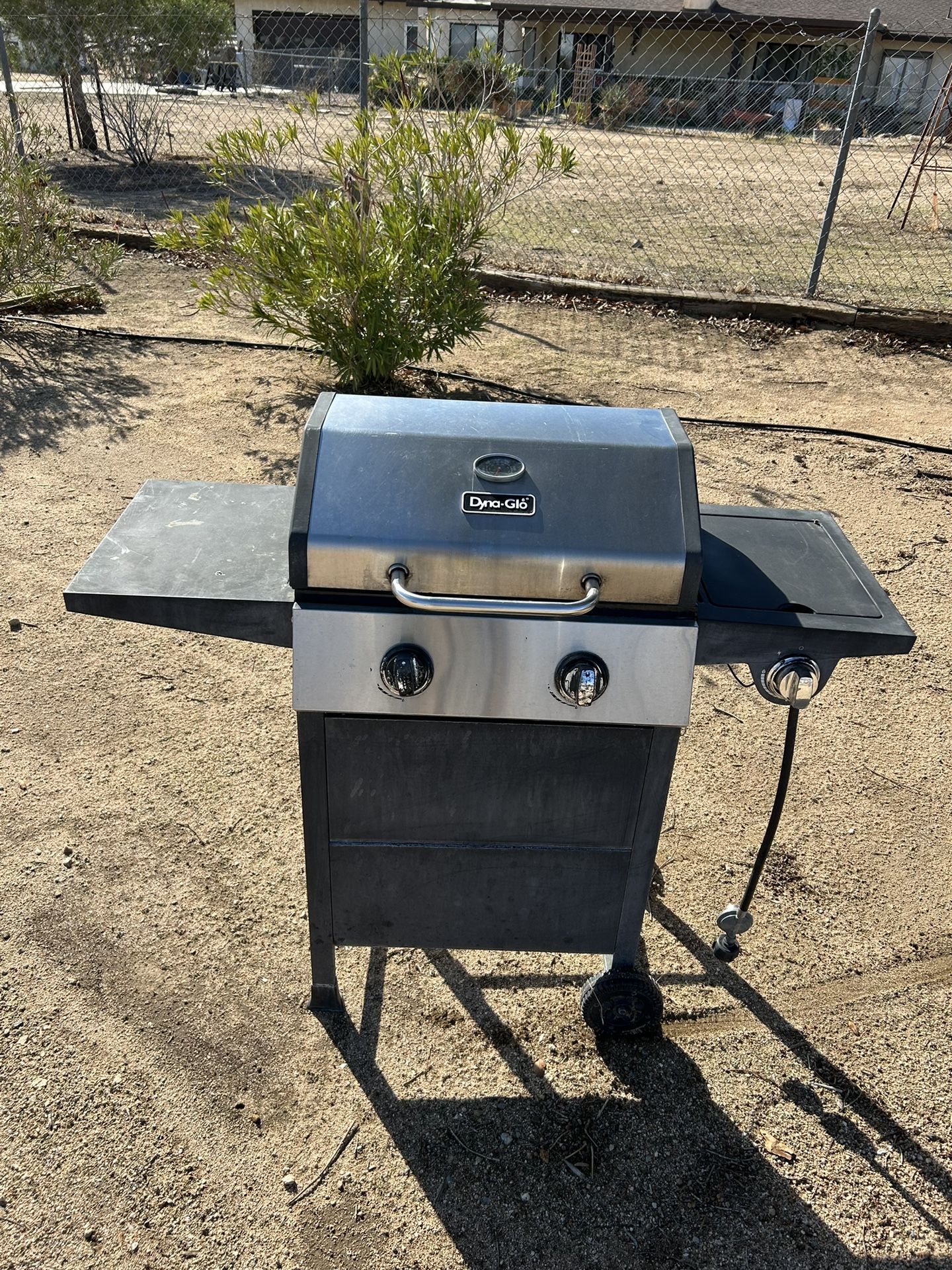 Used propane DYNA-GLO outdoor grill