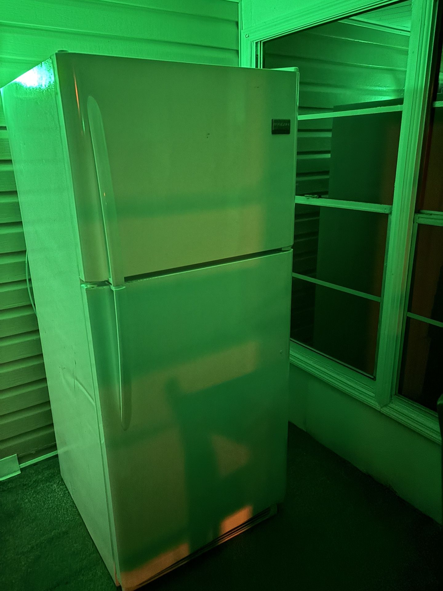 Frigidaire Freezer Top Refrigerator White