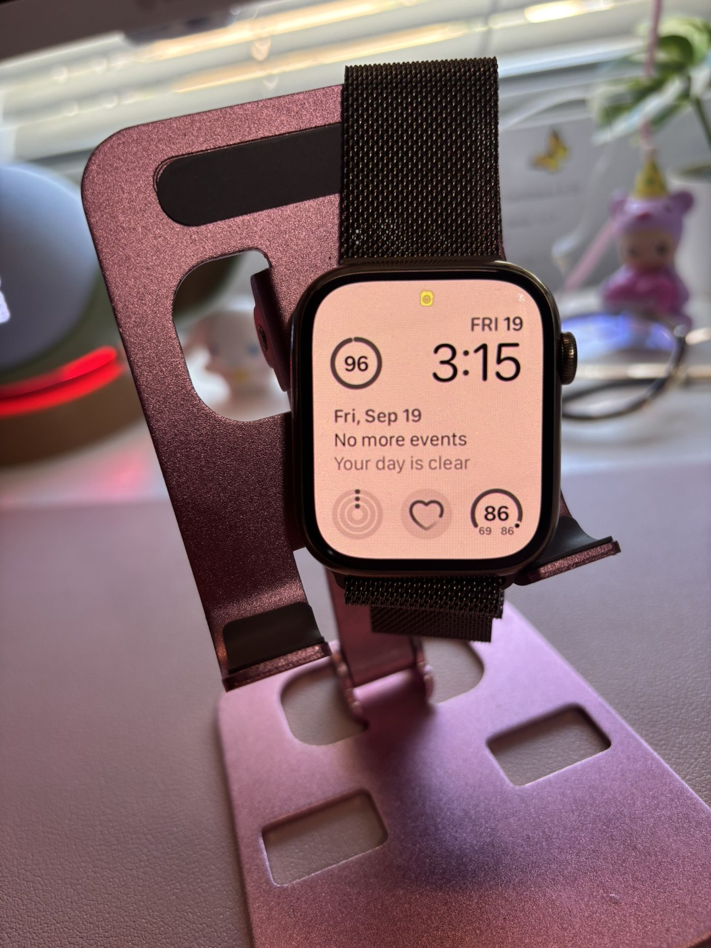 Apple Watch Series 7 (GPS + Cellular) 45mm Gold Stainless Steel Case with Gold Milanese Loop