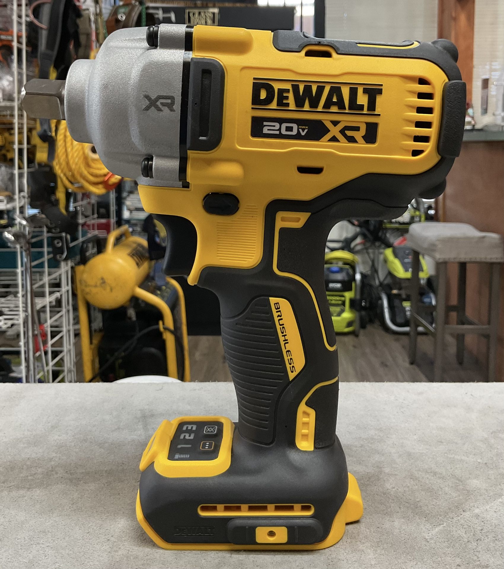 Dewalt 20V Max Brushless Motor 1/2 In. 