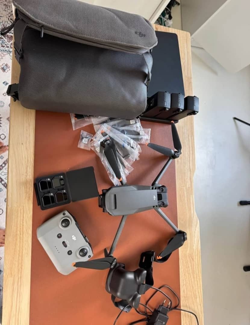 DJI Mavic 3 Drone Combo